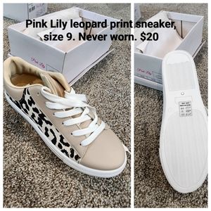 Leopard print size 9 women's sneakers